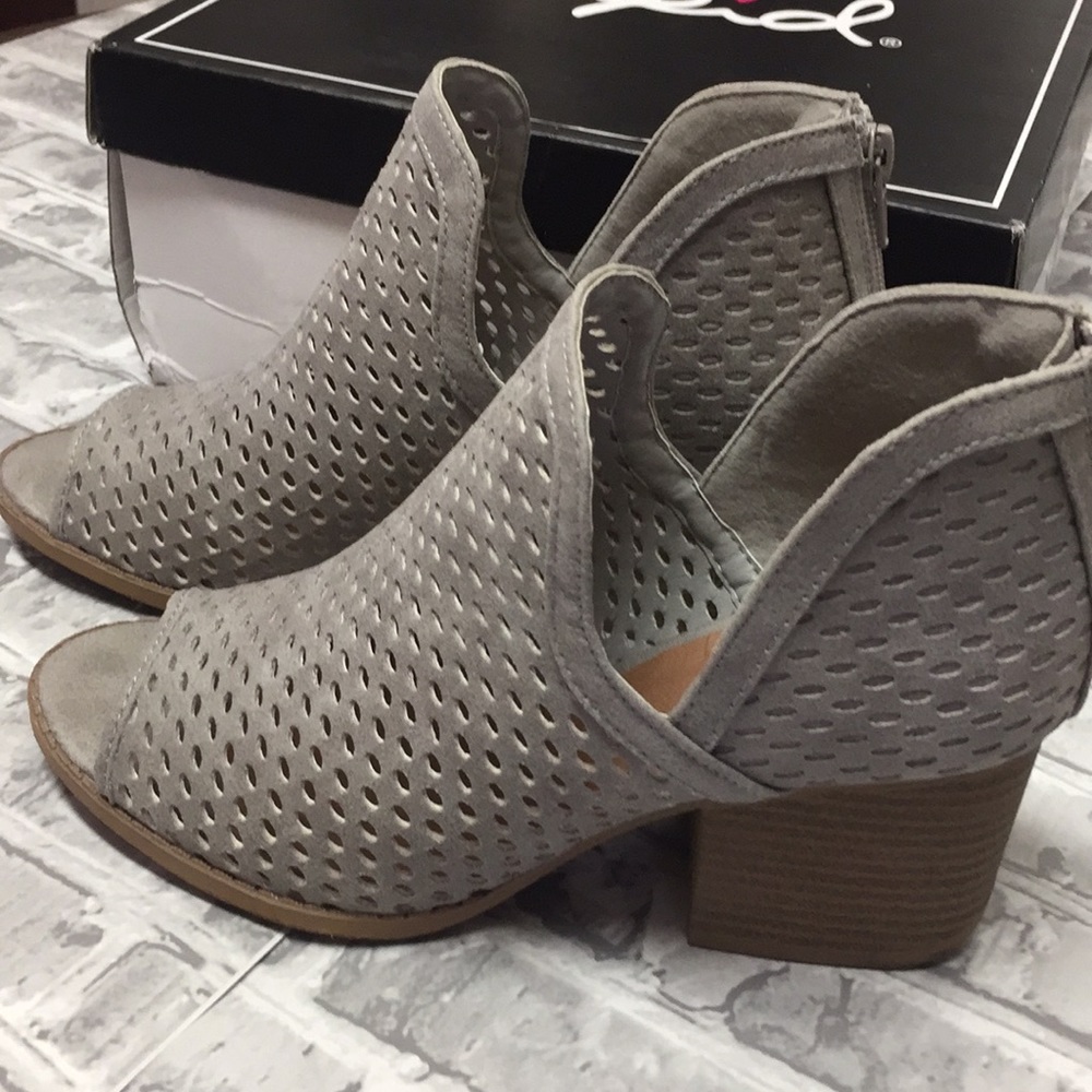 QUOPID SHOPGLAMLA perforated ankle bootie